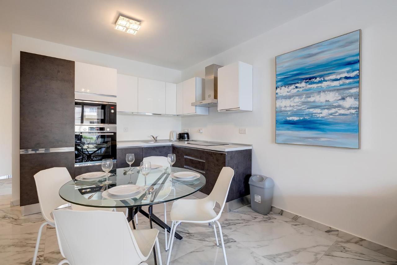 Modern Apartment Steps To St George'S Bay San Ġiljan Extérieur photo